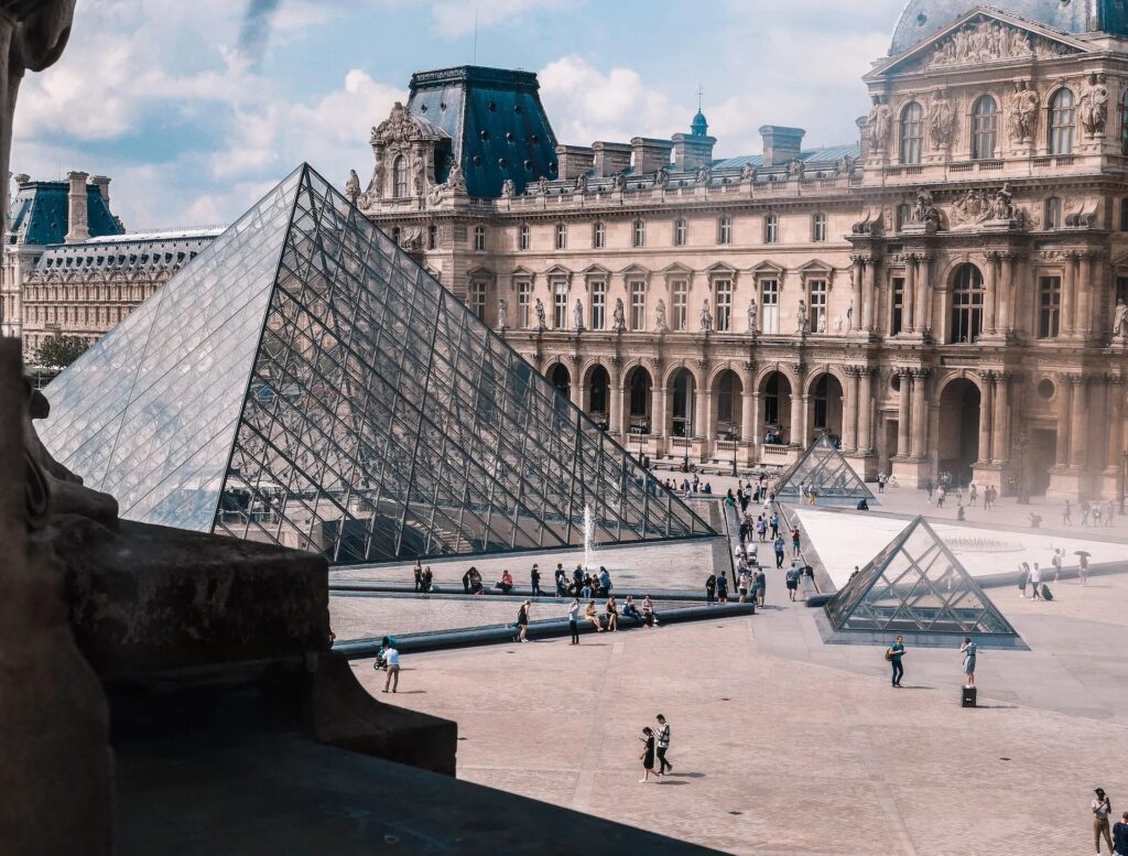 Top 10 Must See in the Louvre Museum